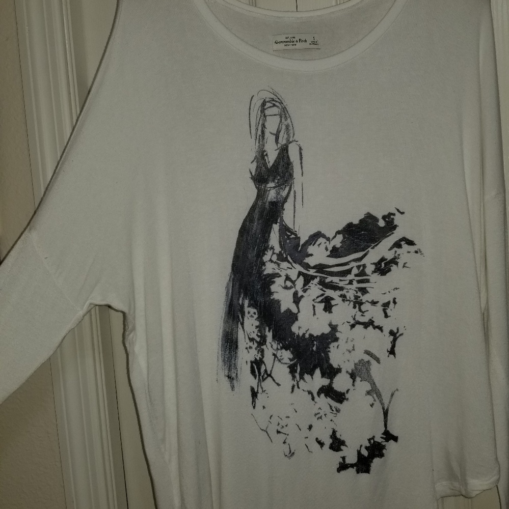 Long sleeve Abercrombie & Fitch tee.